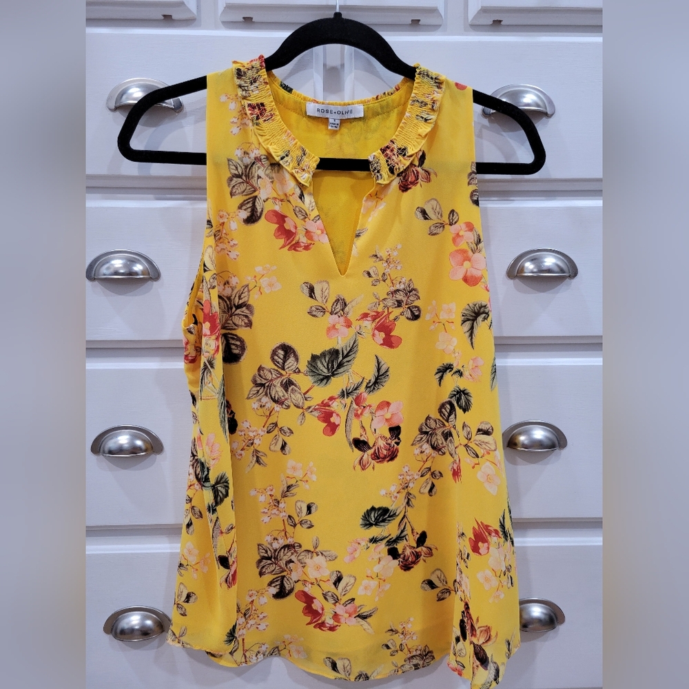 Rose & Olive Floral Sleeveless Blouse - Picture 2 of 7